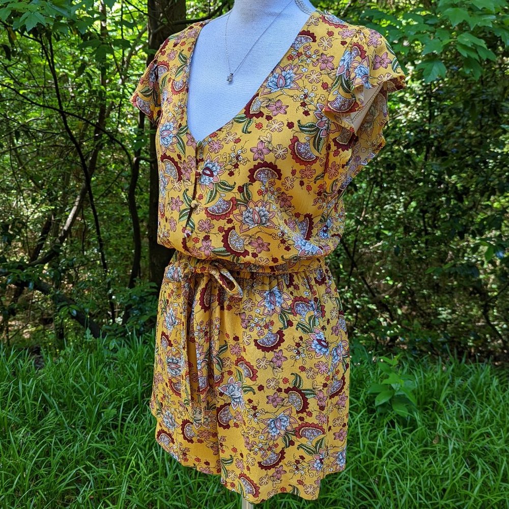 SANCTUARY Short Sleeve V-Neck Romper in Yellow Gold Sunray Size XS - Picture 9 of 12